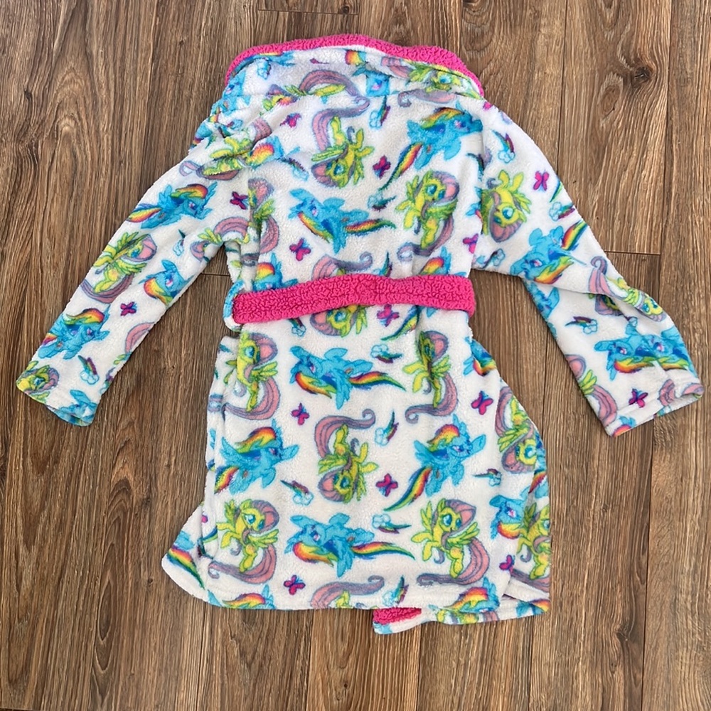 Girls Robe, size 8 - Picture 3 of 3